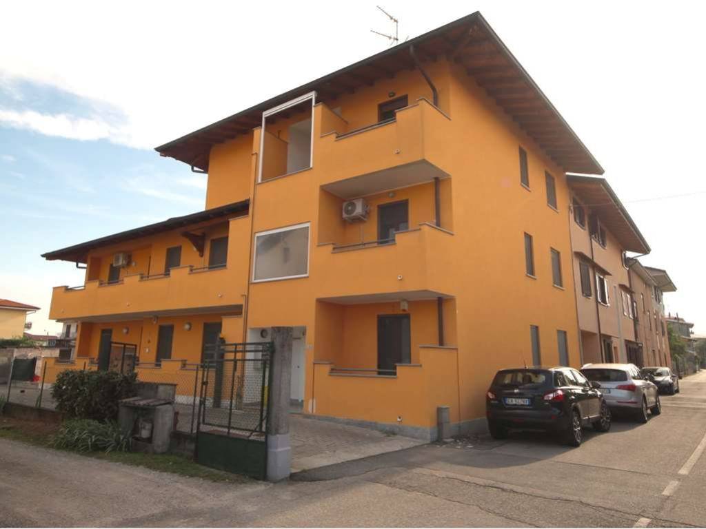 appartamento in vendita a Bellinzago Novarese