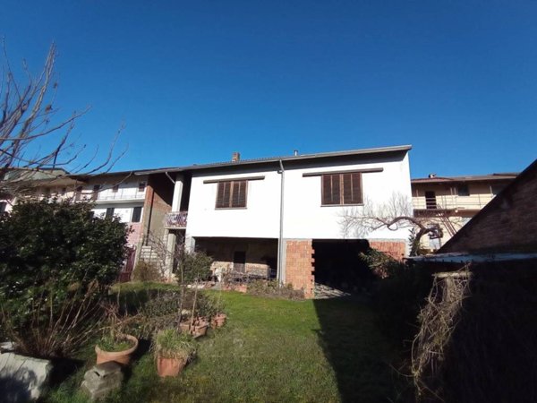 casa indipendente in vendita a Bellinzago Novarese