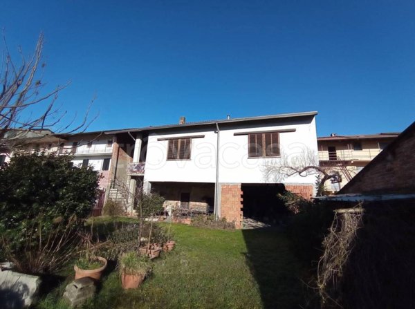 casa indipendente in vendita a Bellinzago Novarese