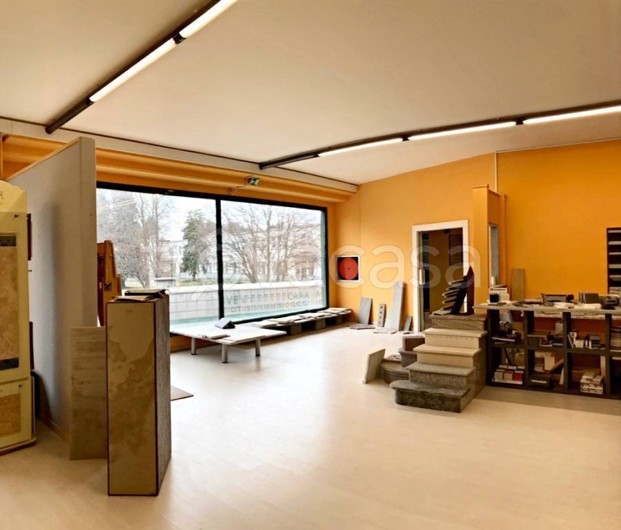 capannone in vendita a Bellinzago Novarese