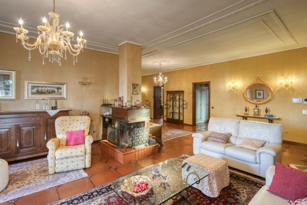 casa indipendente in vendita a Bellinzago Novarese