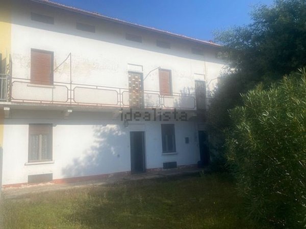 casa indipendente in vendita a Bellinzago Novarese