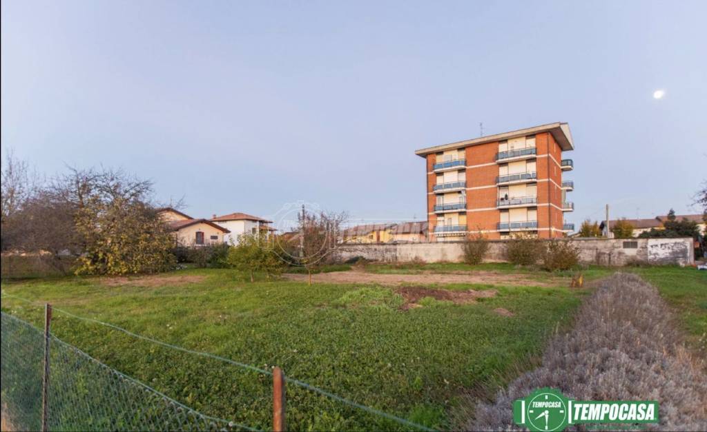 terreno edificabile in vendita a Bellinzago Novarese