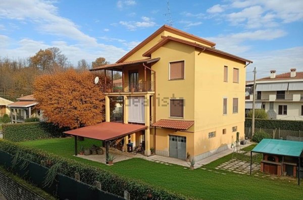 casa indipendente in vendita a Bellinzago Novarese