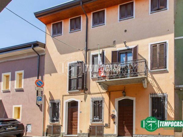 casa indipendente in vendita a Bellinzago Novarese