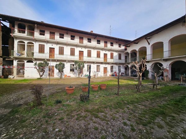 casa indipendente in vendita a Bellinzago Novarese