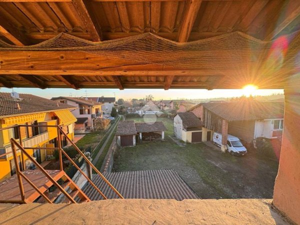 casa indipendente in vendita a Bellinzago Novarese