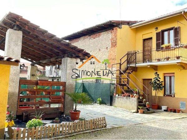 casa indipendente in vendita a Bellinzago Novarese