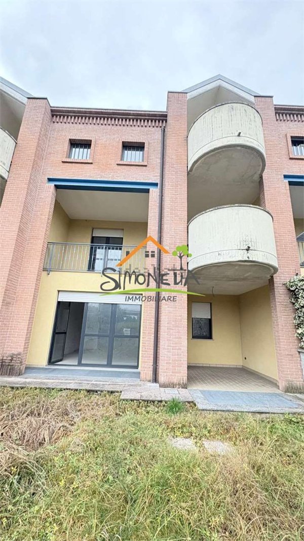 casa indipendente in vendita a Bellinzago Novarese