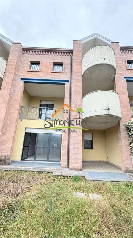 casa indipendente in vendita a Bellinzago Novarese