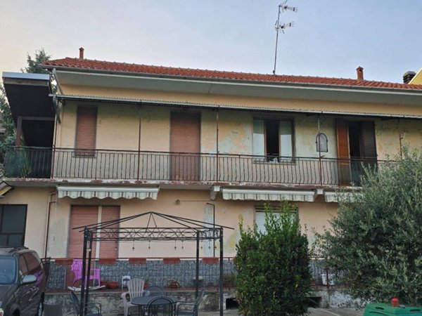 casa indipendente in vendita a Bellinzago Novarese