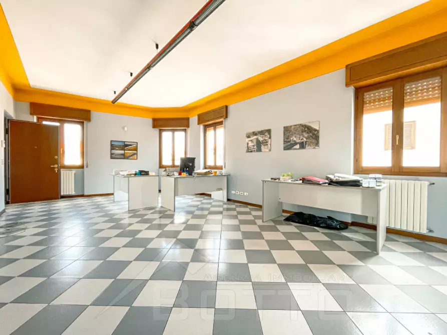 ufficio in vendita a Bellinzago Novarese