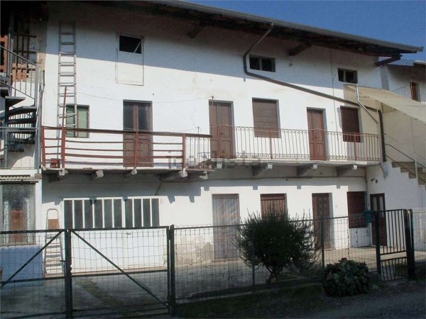 casa indipendente in vendita a Bellinzago Novarese