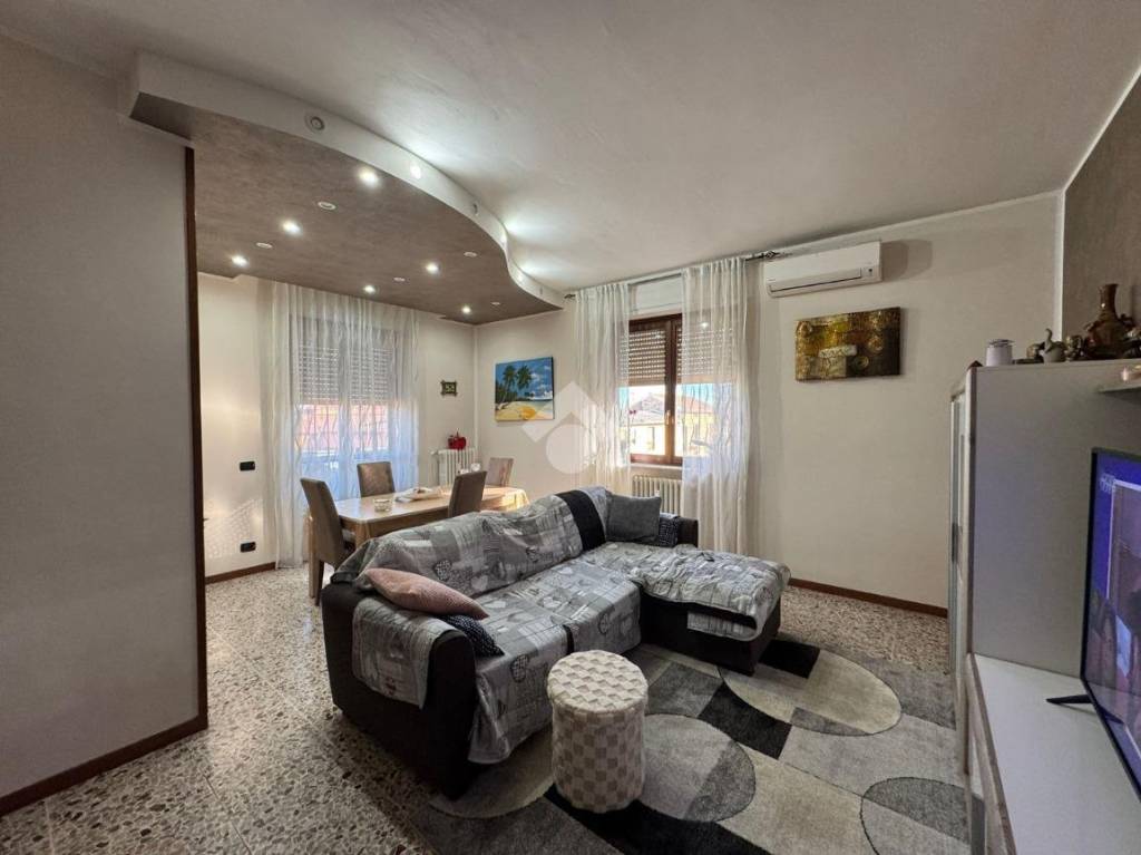 appartamento in vendita a Bellinzago Novarese