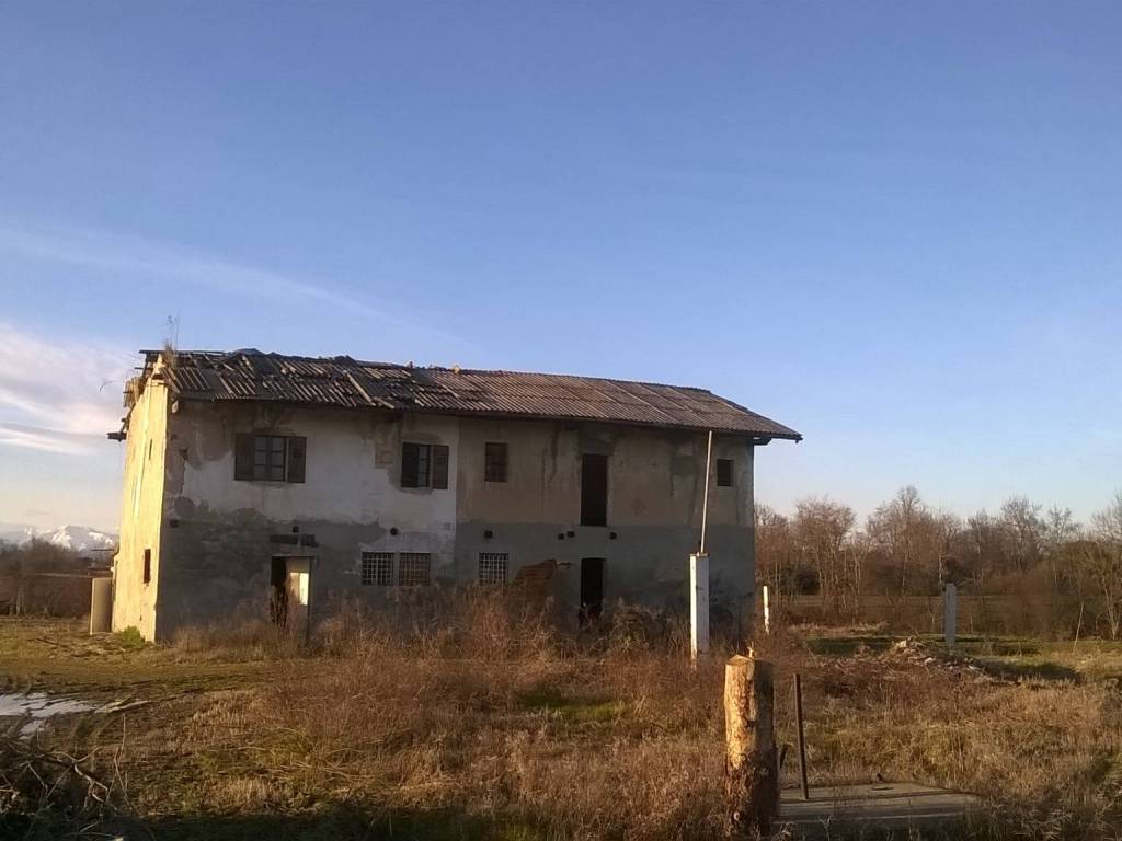 casa indipendente in vendita a Bellinzago Novarese