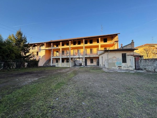 casa indipendente in vendita a Bellinzago Novarese