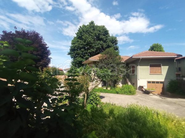 casa indipendente in vendita a Bellinzago Novarese