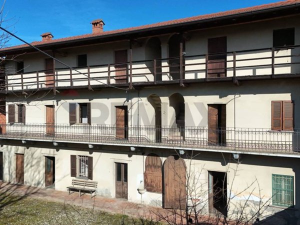 casa indipendente in vendita a Bellinzago Novarese
