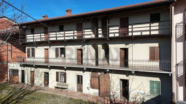 casa indipendente in vendita a Bellinzago Novarese