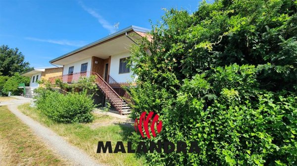 casa indipendente in vendita a Bellinzago Novarese in zona Badia di Dulzago