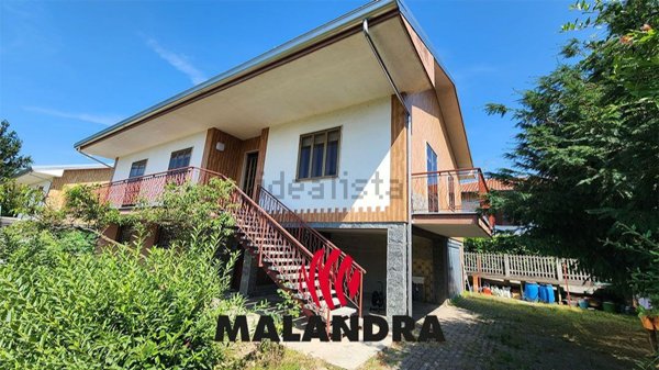 casa indipendente in vendita a Bellinzago Novarese