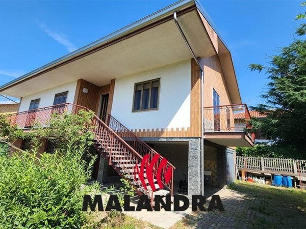 casa indipendente in vendita a Bellinzago Novarese