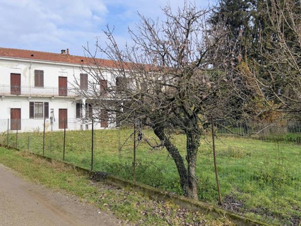 casa indipendente in vendita a Bellinzago Novarese