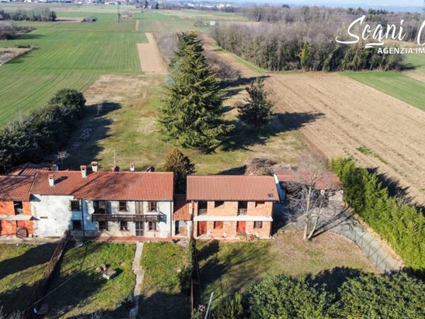 casa indipendente in vendita a Bellinzago Novarese