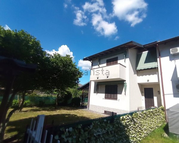 casa indipendente in vendita a Bellinzago Novarese