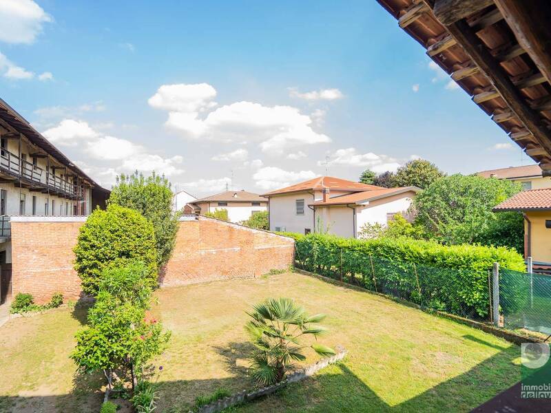 casa indipendente in vendita a Bellinzago Novarese