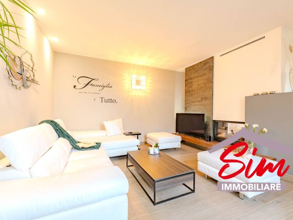 casa indipendente in vendita a Bellinzago Novarese