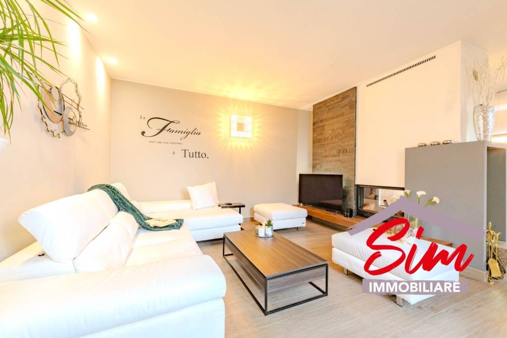 casa indipendente in vendita a Bellinzago Novarese