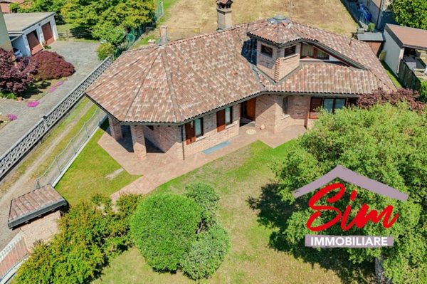 casa indipendente in vendita a Bellinzago Novarese