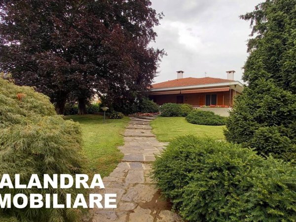 casa indipendente in vendita a Bellinzago Novarese