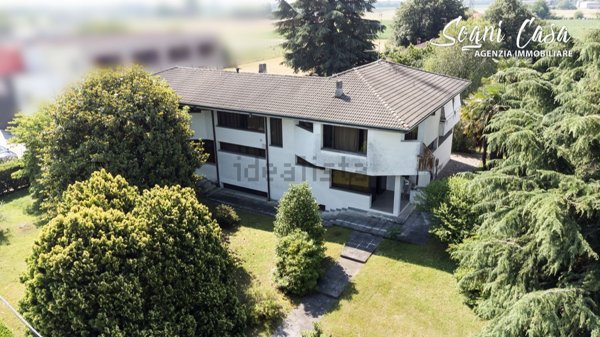 casa indipendente in vendita a Bellinzago Novarese
