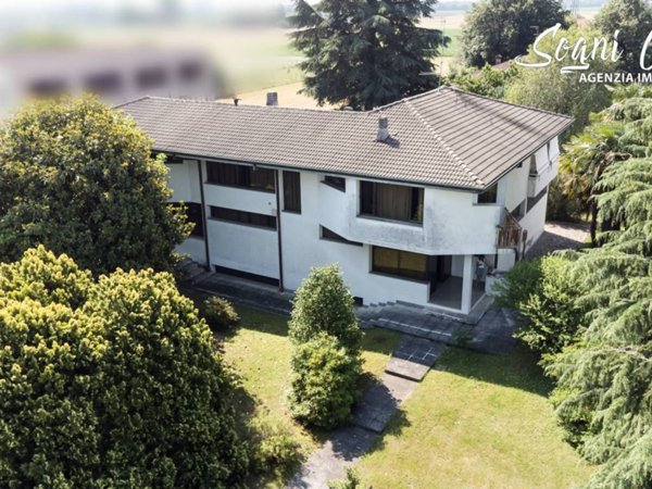 casa indipendente in vendita a Bellinzago Novarese