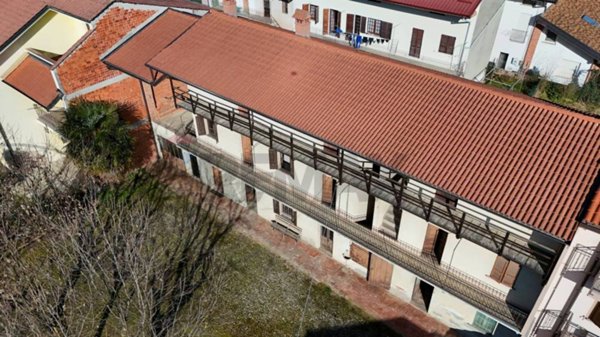casa indipendente in vendita a Bellinzago Novarese