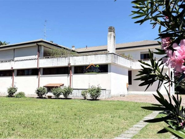 casa indipendente in vendita a Bellinzago Novarese