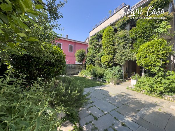 casa indipendente in vendita a Bellinzago Novarese