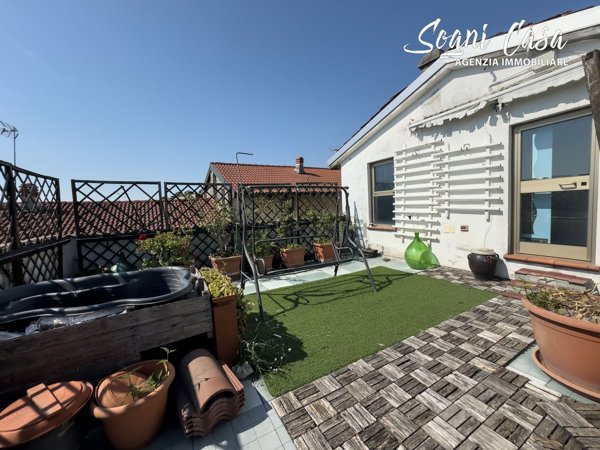 casa indipendente in vendita a Bellinzago Novarese