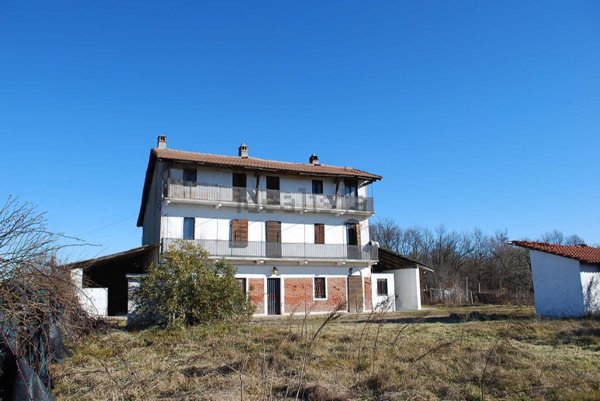 casale in vendita a Bellinzago Novarese in zona Badia di Dulzago
