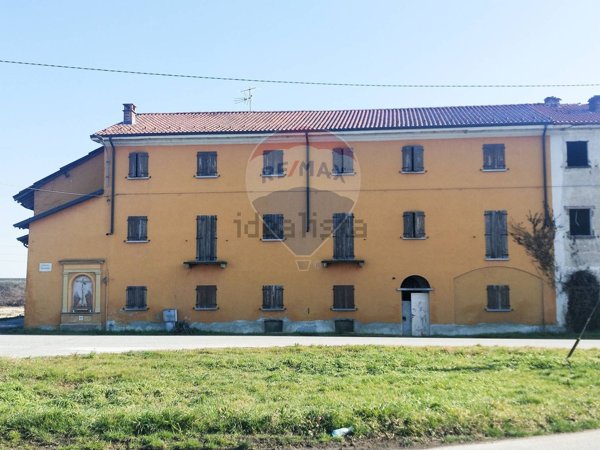 casale in vendita a Bellinzago Novarese
