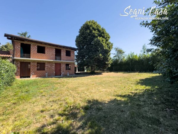 casa indipendente in vendita a Bellinzago Novarese