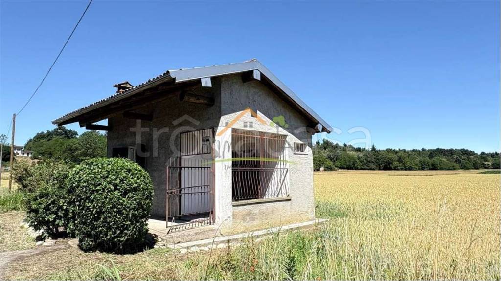 locale commerciale in vendita a Bellinzago Novarese