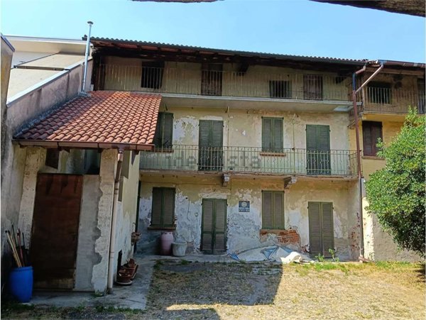 casa indipendente in vendita a Bellinzago Novarese