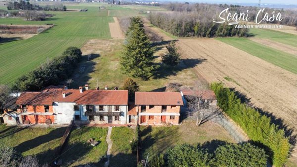 casa indipendente in vendita a Bellinzago Novarese