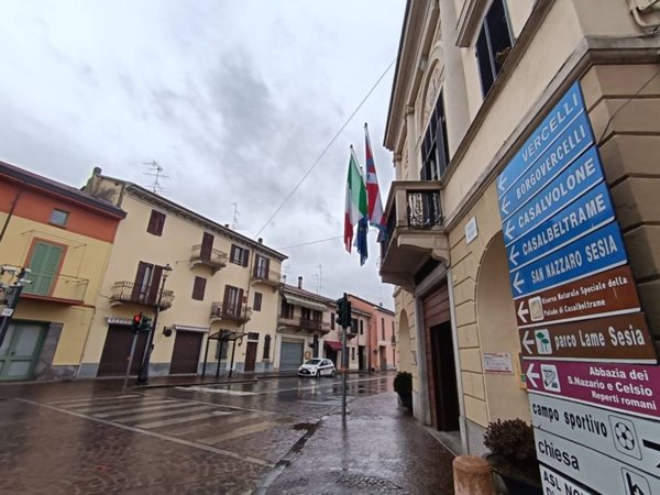 negozio in vendita a Biandrate