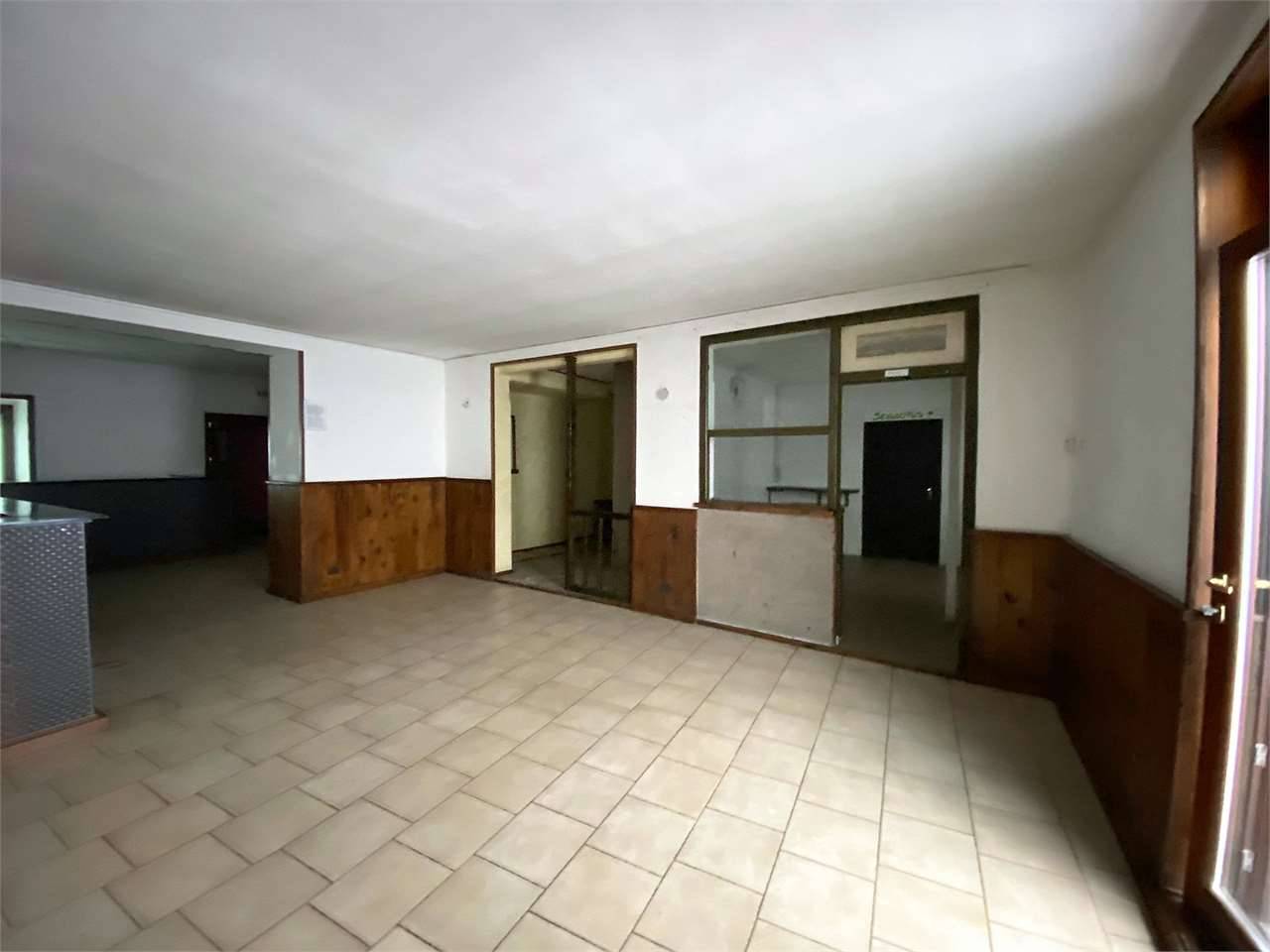 negozio in vendita a Biandrate