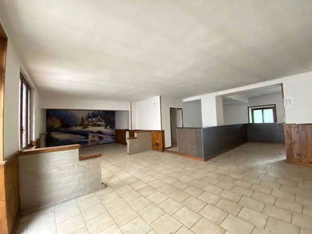 negozio in vendita a Biandrate