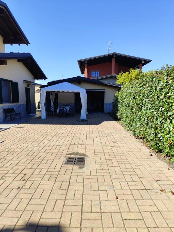 casa indipendente in vendita a Biandrate